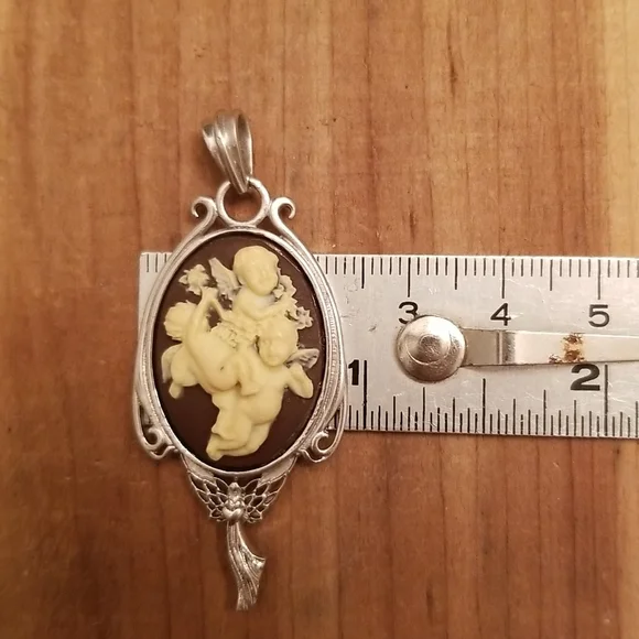 Three Cherubs Cameo Pendant in 925 Sterling Silver - Picture 5 of 7